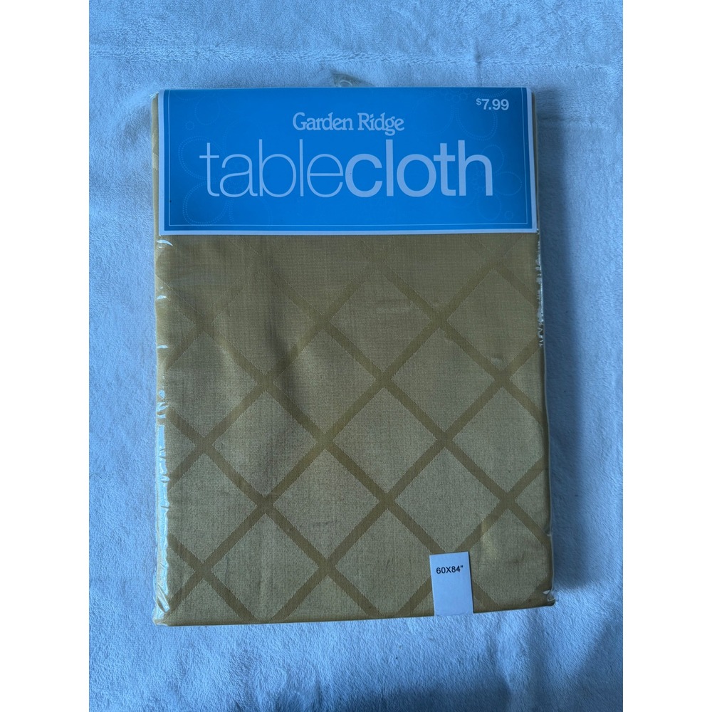 Garden Ridge Gold Diamond Trellis Tablecloth 60x84 Rectangle Polyester